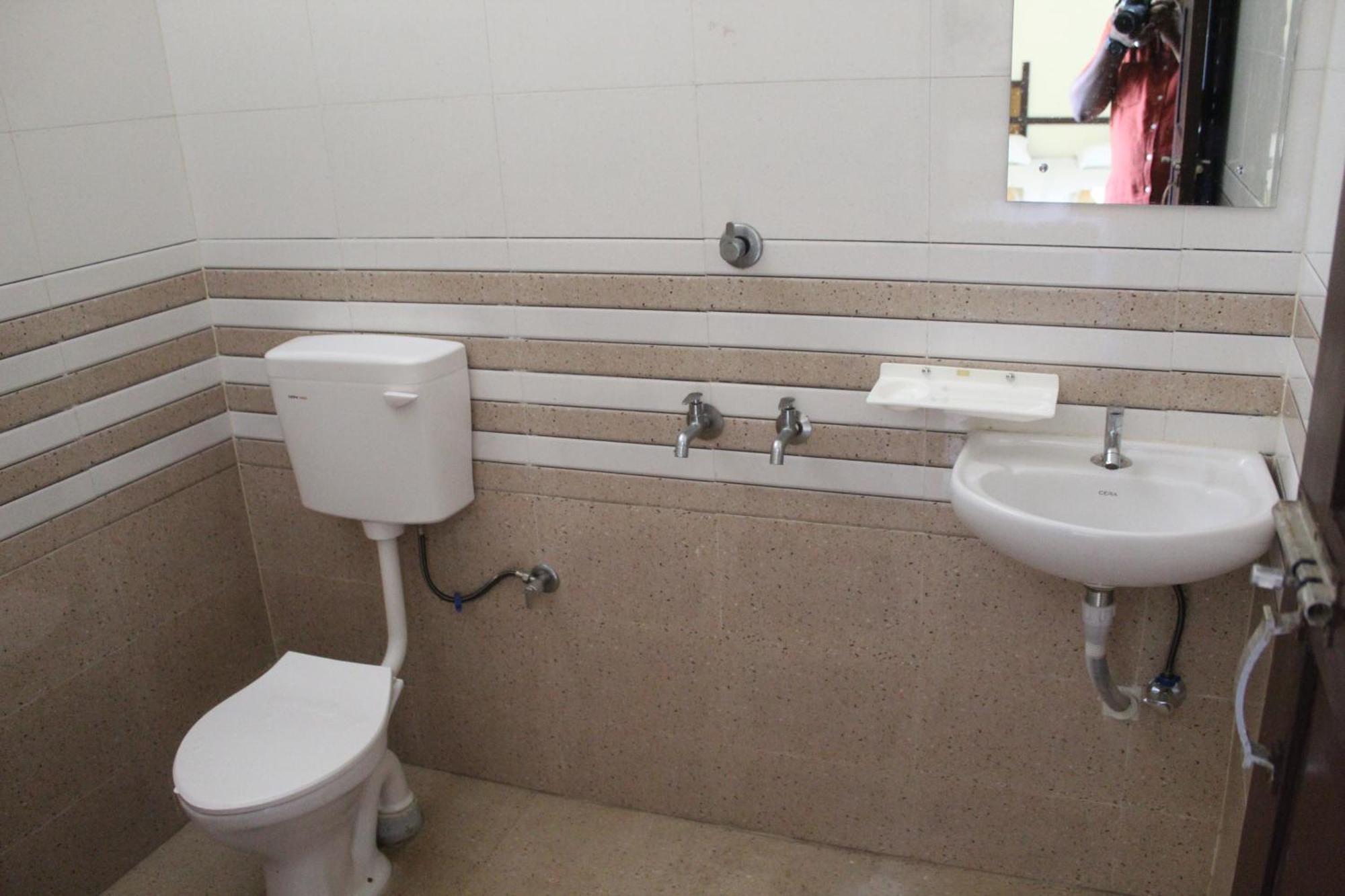 Anna Hotel Thiruvananthapuram Εξωτερικό φωτογραφία