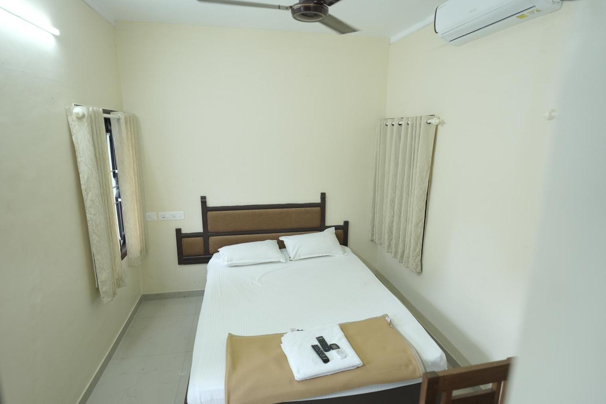 Anna Hotel Thiruvananthapuram Εξωτερικό φωτογραφία